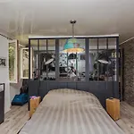 Comme une maison à Paris